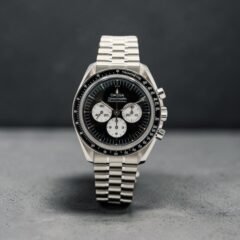 Omega Speedmaster Professional Moonwatch "Reverse Panda" 310.30.42.50.01.004